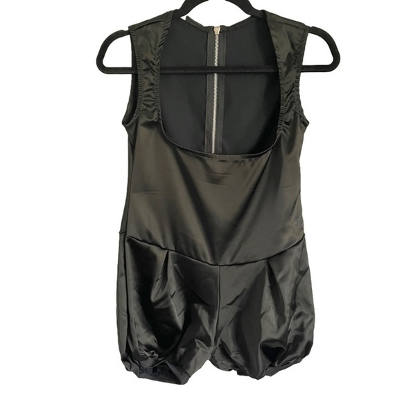 Black Satin Deep U-Neck Sleeveless Shortalls Romper - S, perfect for Oktoberfest - Picture 7 of 8